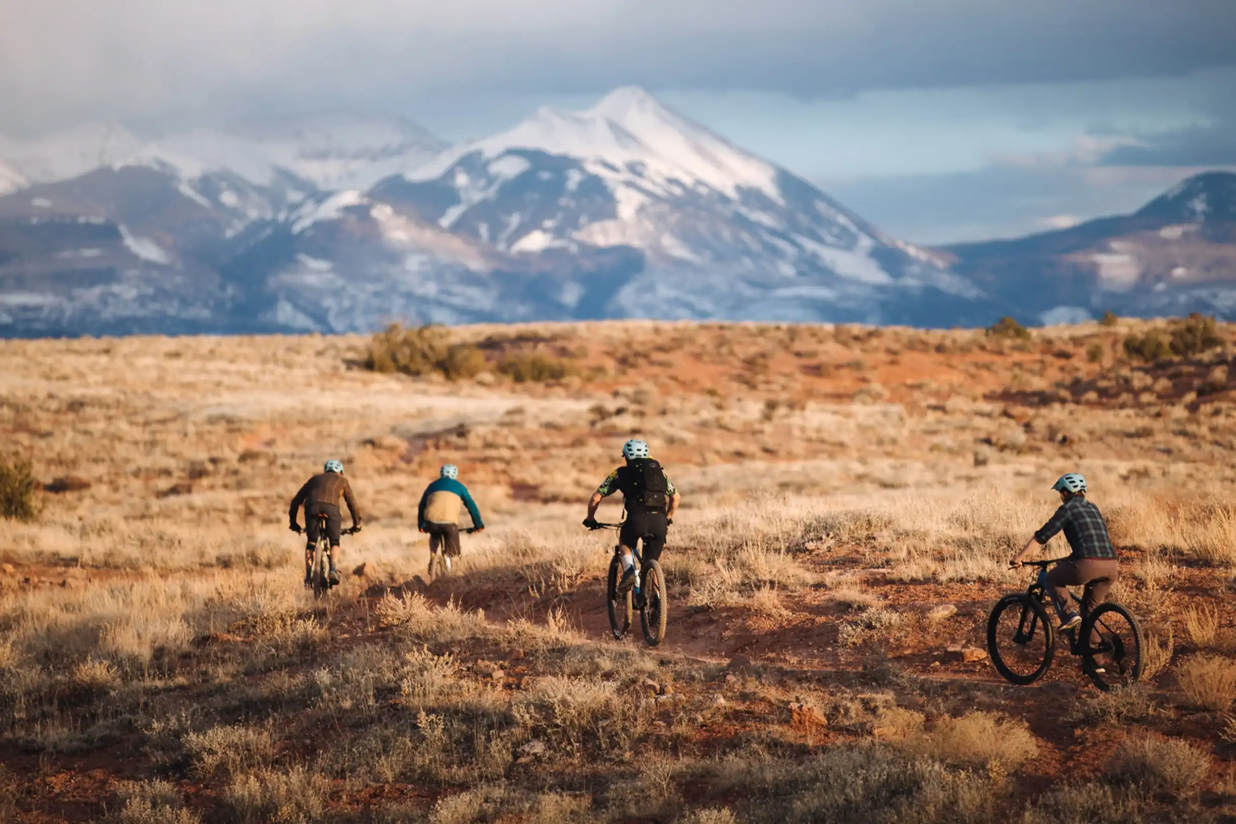 People renting mountain bikes from Big Horn Rentals to ride at Dead Horse Point State Park